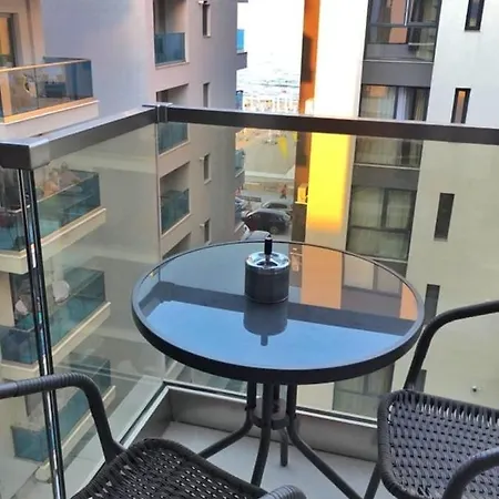 Costy's Lux Mamaia Nord Apartament *